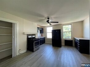 Building Photo - 115 Park Ave