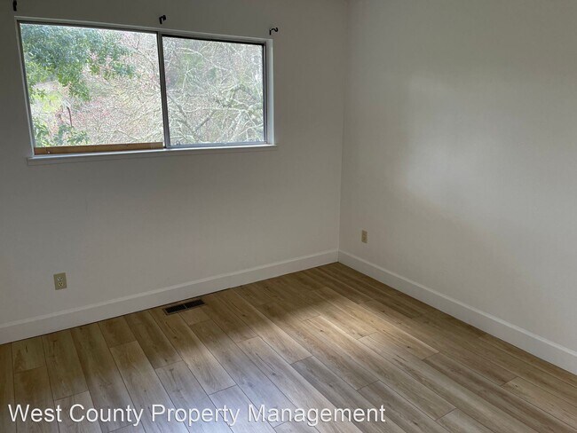 Building Photo - 4 br, 2 bath House - 2556 Laguna Rd.