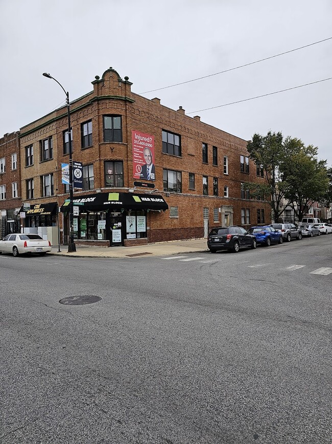 building front - 3925 W North Ave