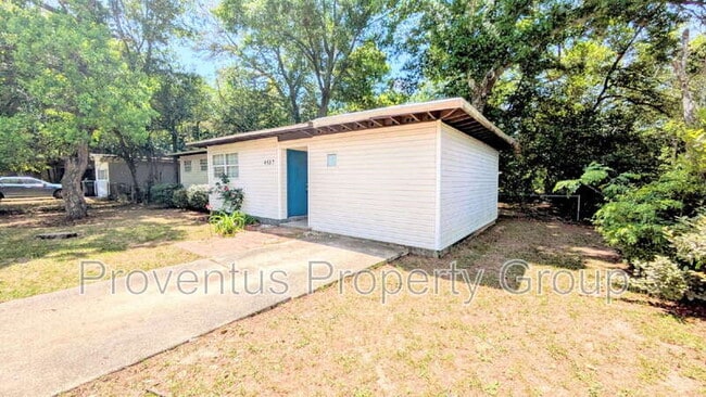 Foto del edificio - 4527 Versailles Dr