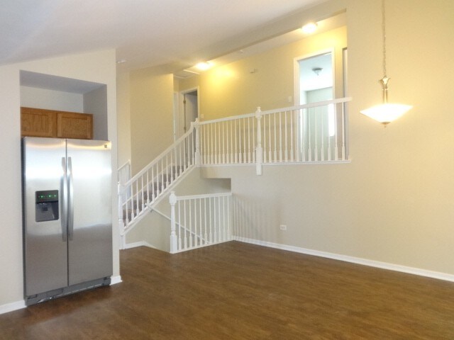 Building Photo - 816 Shorewood Dr