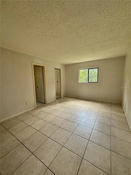 Building Photo - 68 Point Pleasant Dr