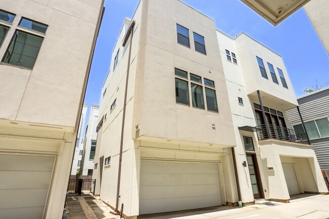 Building Photo - 2106 Colorado St