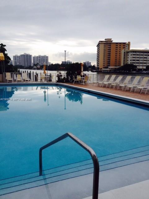 Building Photo - 1833 S Ocean Dr