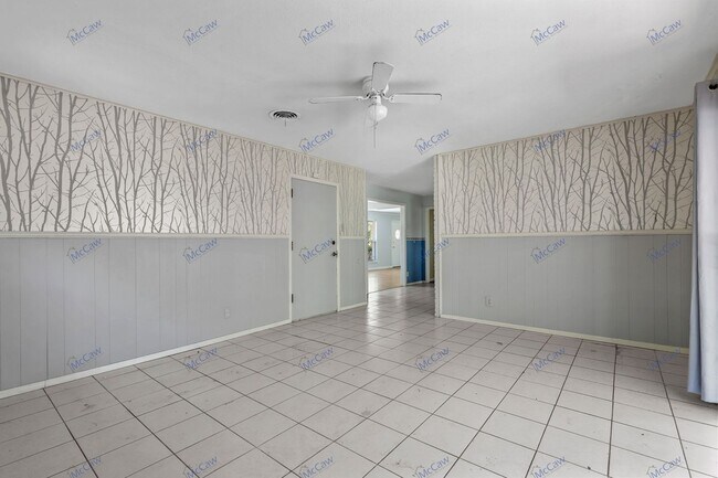 Building Photo - Timeless meets Modern 3/2 Meadowbrook!
