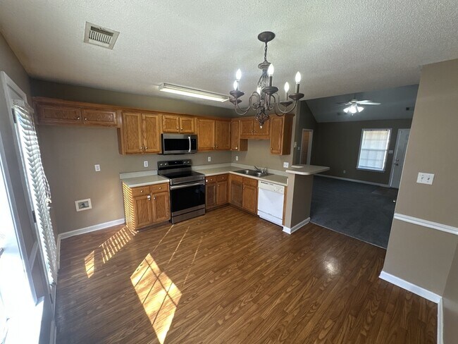 Foto del edificio - 1205 Lemasa Dr