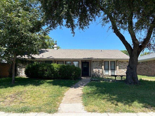 Building Photo - 733 Maple Glen Dr