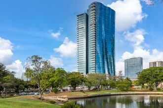 Building Photo - 1118 Ala Moana Blvd