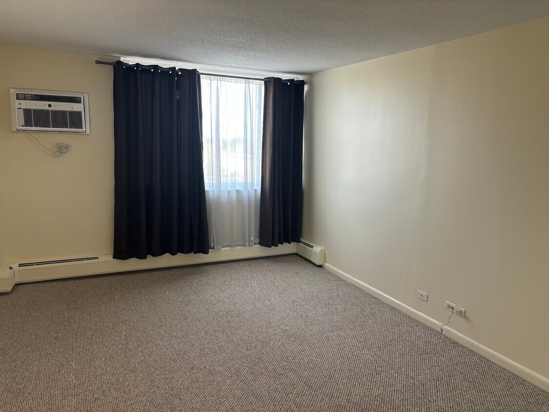 Foto principal - 2200 S Stewart Ave
