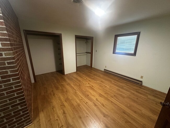 Building Photo - 6405 Hansen Dr