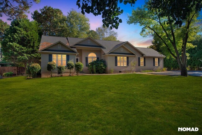 Foto del edificio - 124 Pinesage Dr