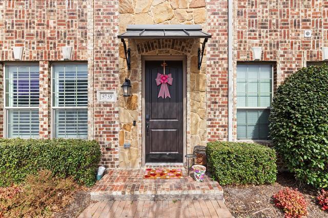 Foto del edificio - 5759 Headquarters Dr