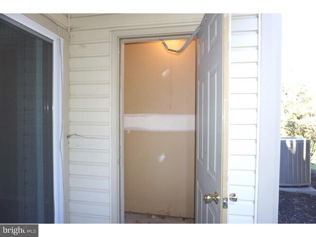 Building Photo - 509 Steeplechase Ct