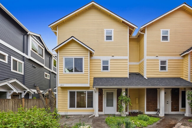 Building Photo - 8823 Delridge Way SW