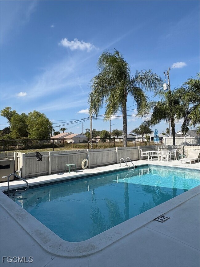 Foto del edificio - 1005 SW 48th Terrace