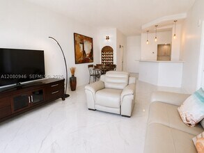 Building Photo - 6917 Collins Ave
