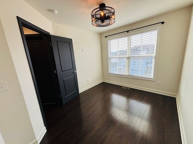 Foto del edificio - 3-4 Bedroom, 3.5 Bath Townhouse