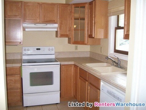Building Photo - 1038 E Travelers Trl