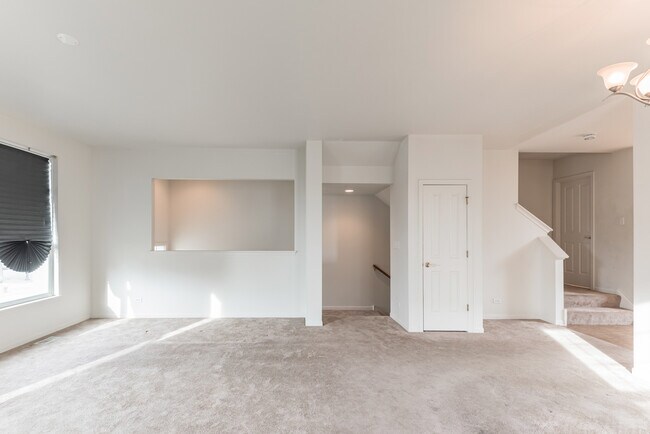 Building Photo - 3379 Bradbury Cir