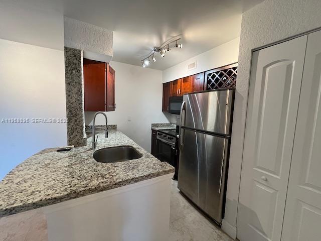 Foto del edificio - 2880 N Oakland Forest Dr