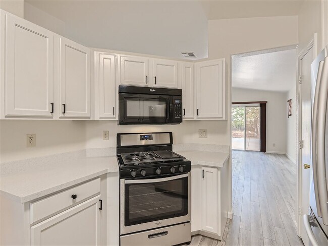 Building Photo - 10354 Spider Rock Ave