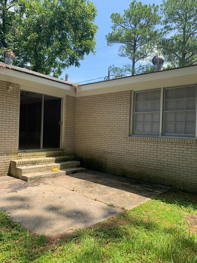 Building Photo - Beautiful 3Bedroom/2Bath Home near VSU!!!