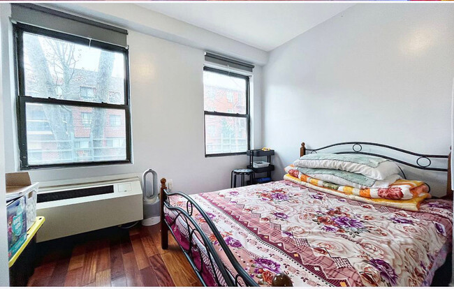 bright bedroom - 7117 162nd St