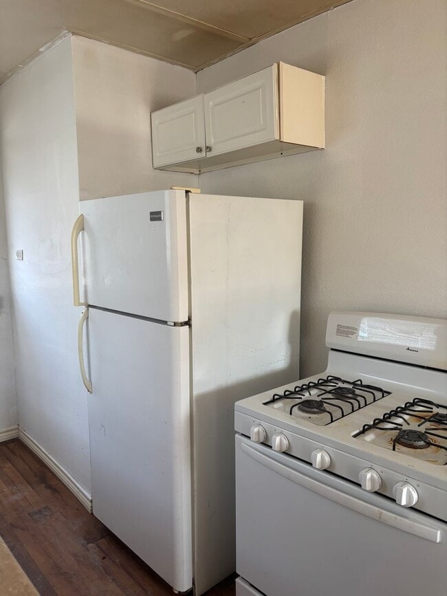 Building Photo - 1101 Holly Vista St