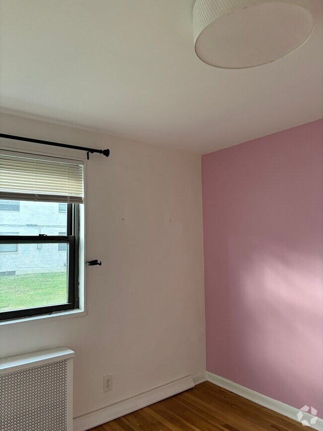 2nd bedroom - 13751 68th Dr