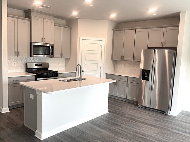 Building Photo - 1088 Appalachian Dr