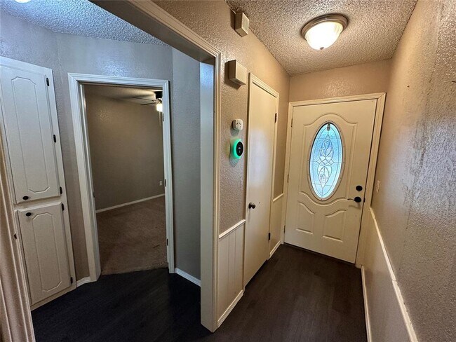 Foto del edificio - 2221 NE 8th St