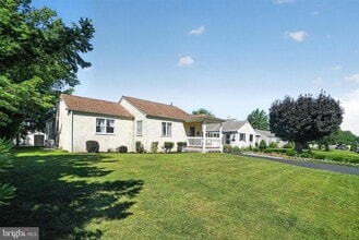 Building Photo - 137 Walker Ln