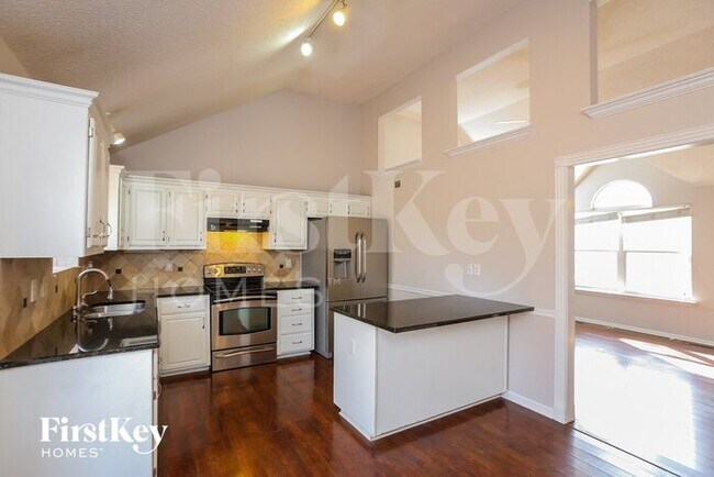 Foto del edificio - 1158 Blue Bird Ln