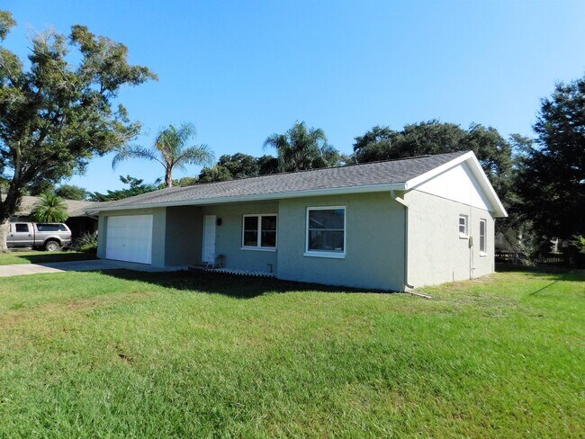 Building Photo - Single Family home in Dunedin
