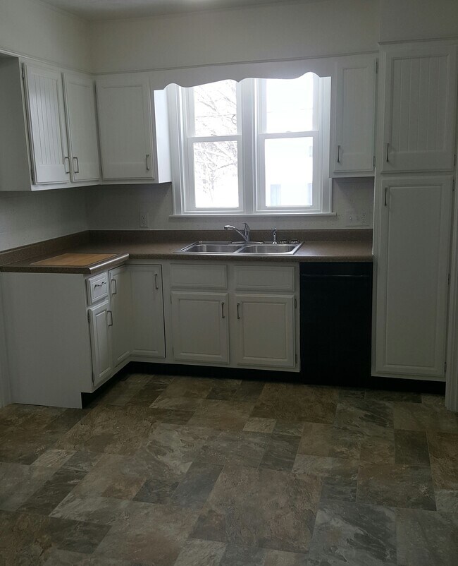 Foto del edificio - 2131 N Howell St