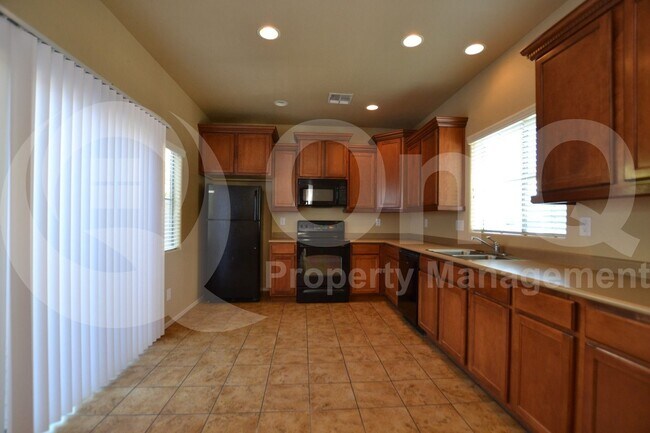 Foto del edificio - 4732 E Laurel Ave