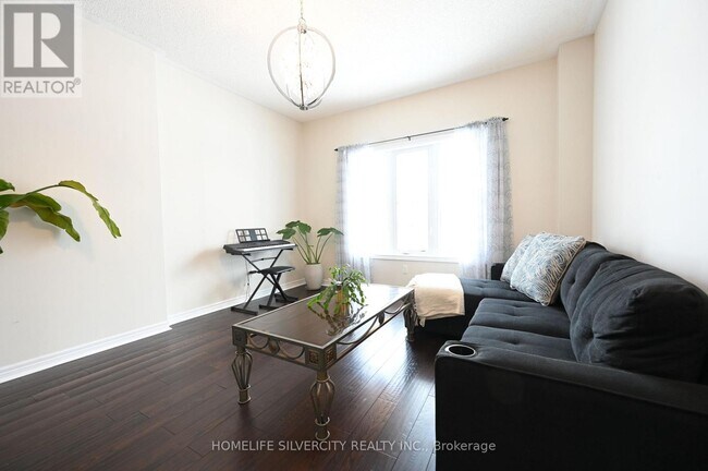 Building Photo - 6 Truscott Ave