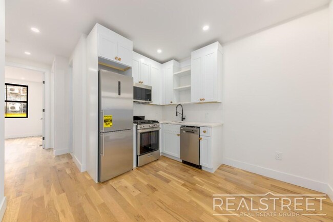 Foto del edificio - new 3 bed 2 Bath Duplex in Ocean Hill!