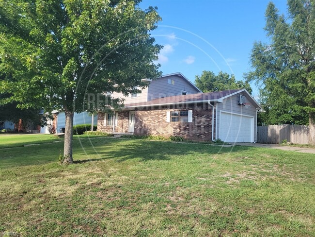 Building Photo - 4 br, 3.5 bath House - 3400 North Ridgecre...