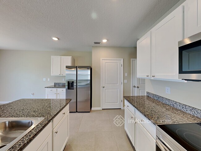 Building Photo - 8165 Pelican Reed Cir