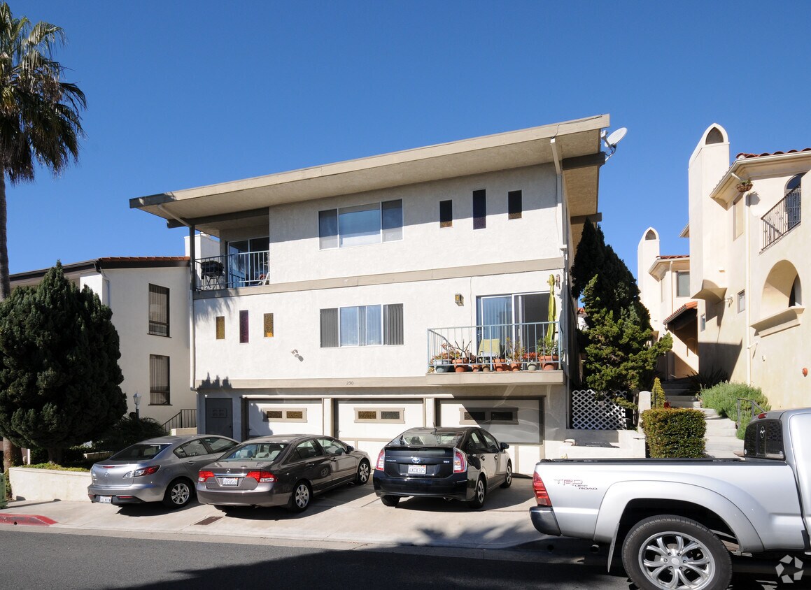 Building Photo - 230 Avenida Lobeiro