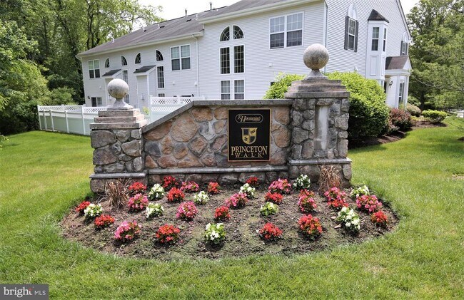 Foto del edificio - 102 Wellington Park Dr