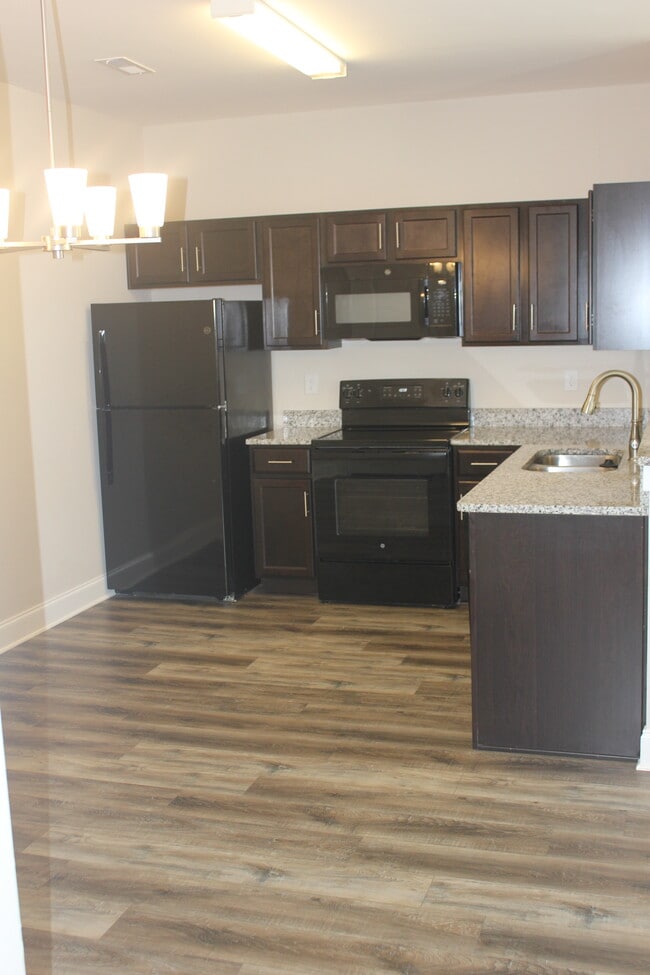 1120 Bluegrass Rd Unit 1, Franklin, KY 42134 Apartments in Franklin