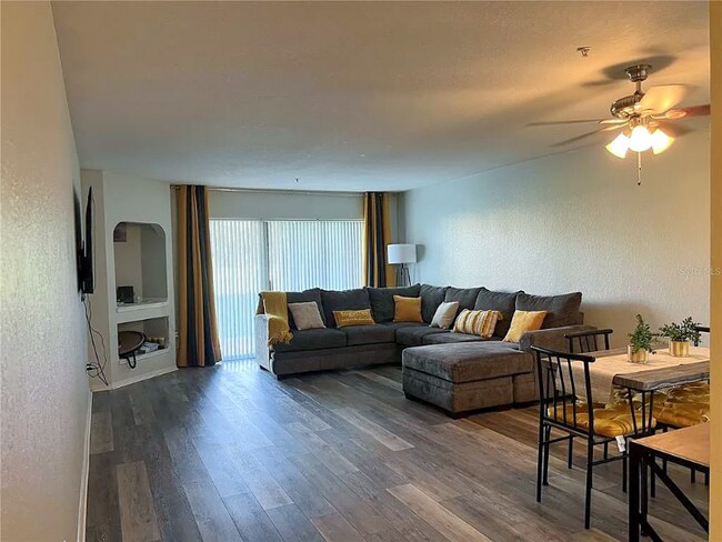 Foto del edificio - 14025 Fairway Island Dr