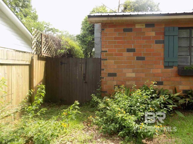 Foto del edificio - 228 Seminole Ave