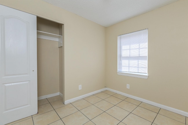 Building Photo - 5901 S Dale Mabry Hwy