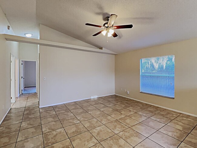 Building Photo - 7226 Edgewater Shores Ct
