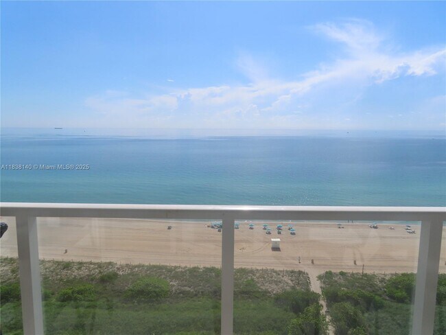 Foto del edificio - 5701 Collins Ave