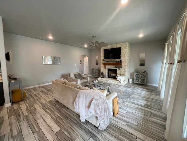 Foto del edificio - 7109 Diamond Dove Dr