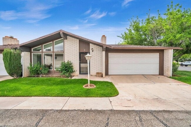 Building Photo - 575 S Main St